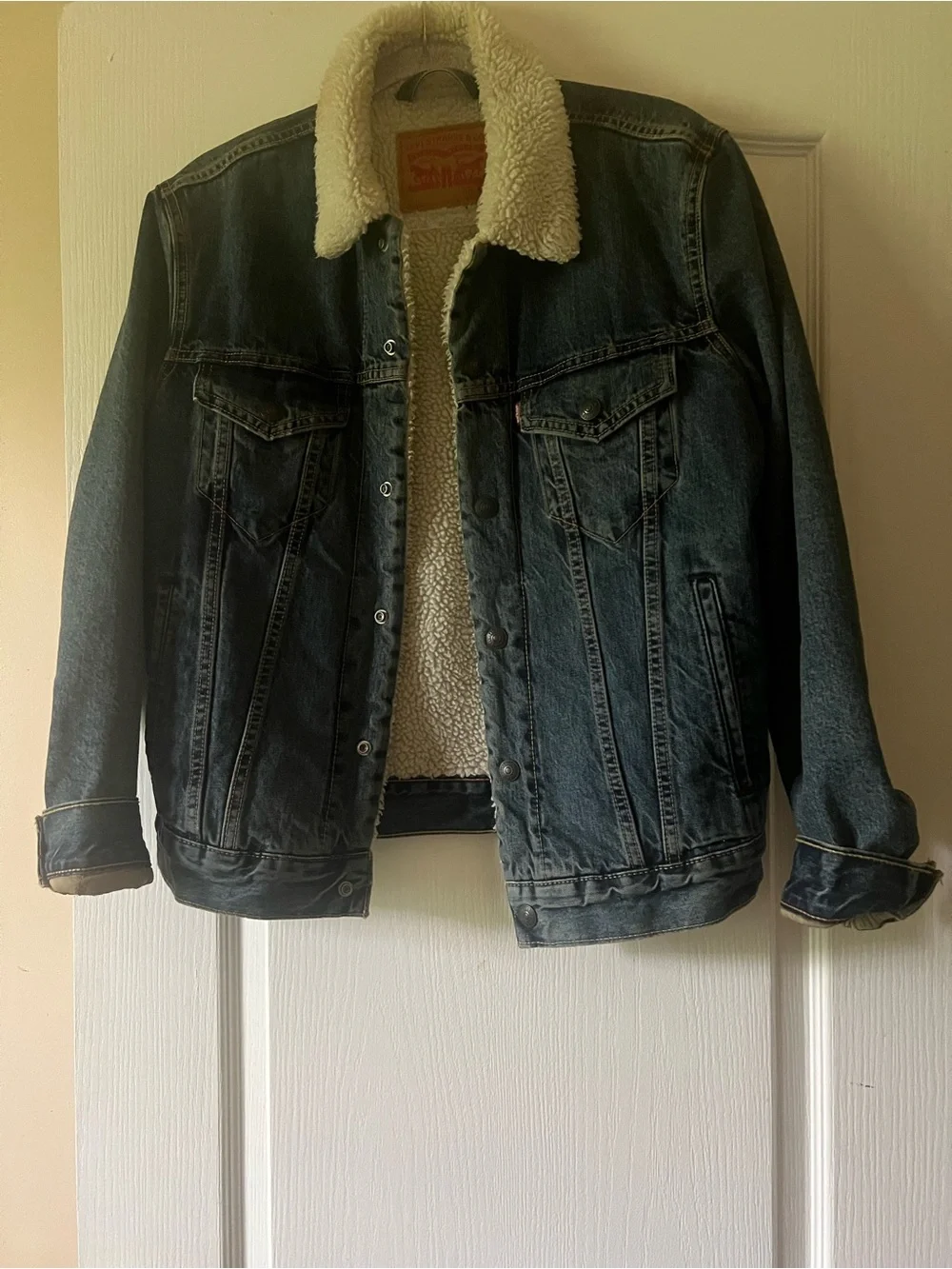 LEVI’S Blue Denim Sherpa-Lined Jacket - Picture 3 of 7